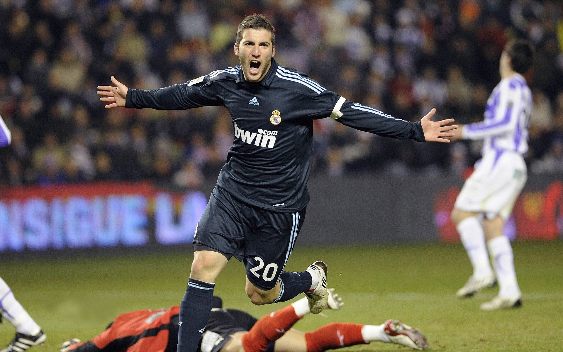 马德里竞技决胜局带走沙特，迪亚斯稳定输出不掉线，一场战术与意志的胜利