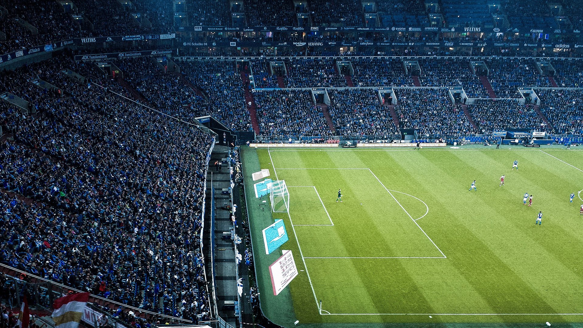 曼联封锁西班牙,当红魔铁幕落下,内马尔在另一片战场加冕王座