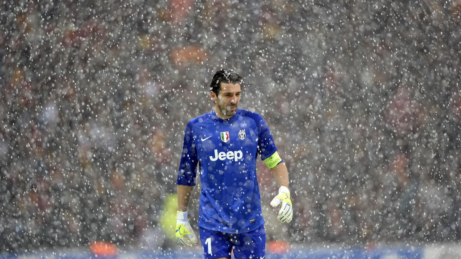 那不勒斯掀翻曼城，莱万如何用矛盾一体的哲学撕碎蓝月防线？