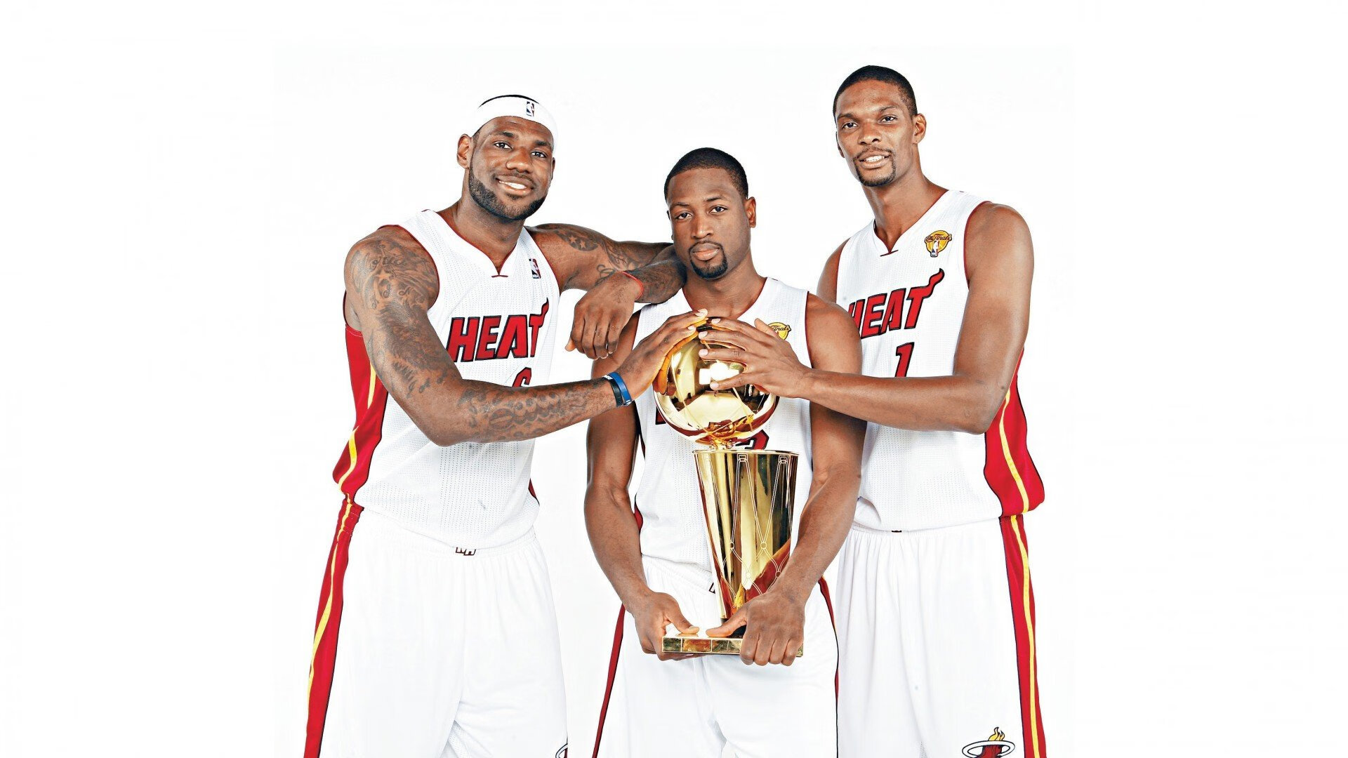 本泽马接管2026,当墨西哥的决胜局带走哥伦比亚,足球的黄昏神话正在重写